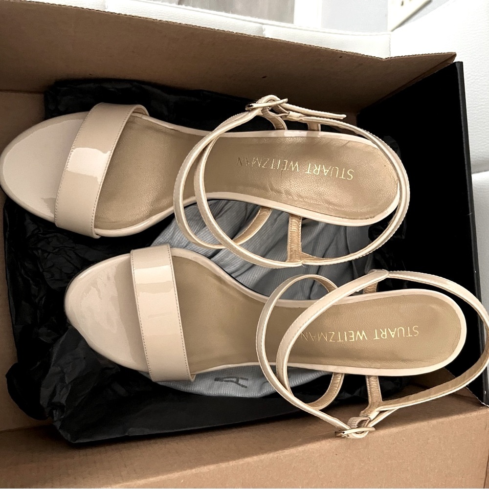 Stuart Weitzman Cream patent leather Sandals Original Saks box included! Worn 1x